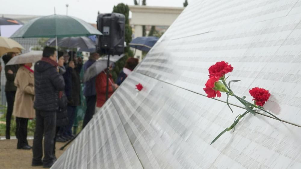 Homenaje a las víctimas de la Guerra en el cementerio de San Rafael