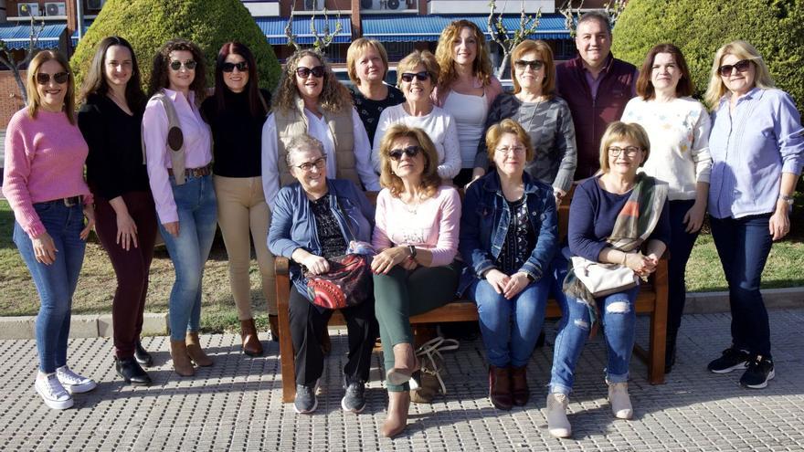 Asociadas del Centro de la Mujer de Casillas ayer con Ascensión Carreño, concejala de la Mujer, Políticas de Conciliación y Mayores del Ayuntamiento de Murcia. | JUAN CARLOS CAVAL