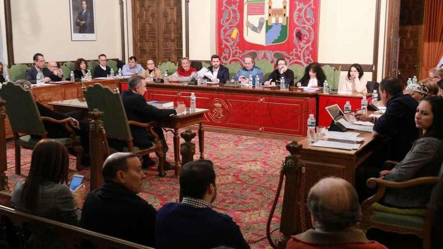 Un instante de la sesión plenaria celebrada ayer en el Ayuntamiento.