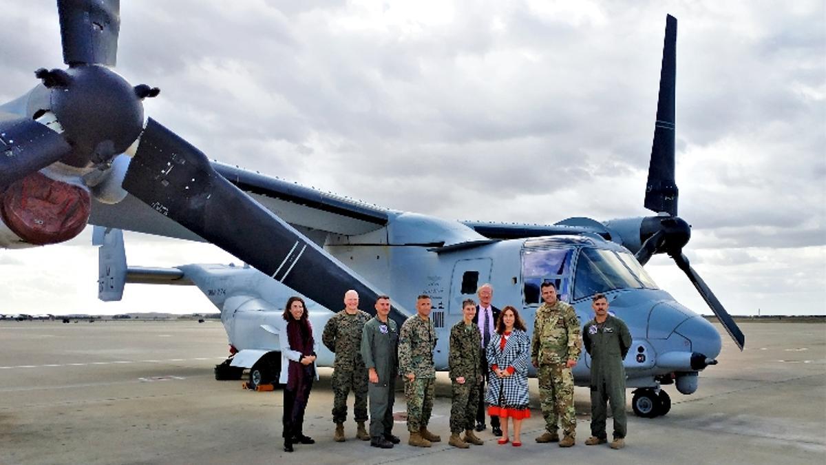 Visita del cónsul general de Estados Unidos a la base de Morón