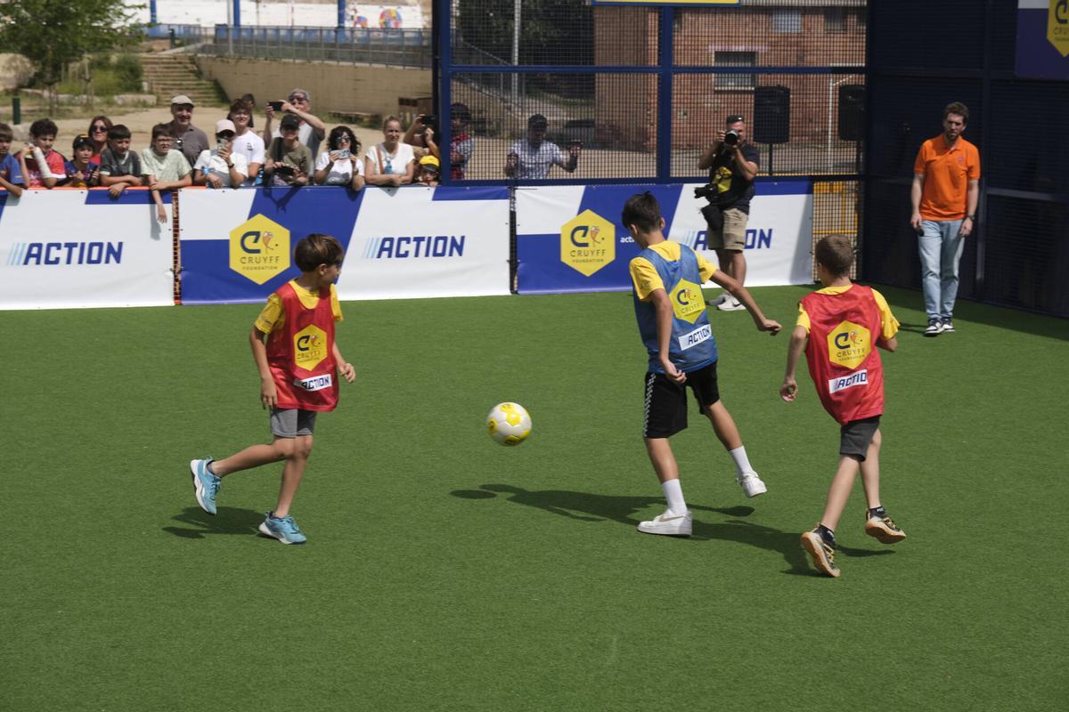 Imatges de la inauguració de la Cruyff Court de Pep Guardiola a La Salle de Manresa Imatges de la inauguració de la Cruyff Court de Pep Guardiola a La Salle de Manresa