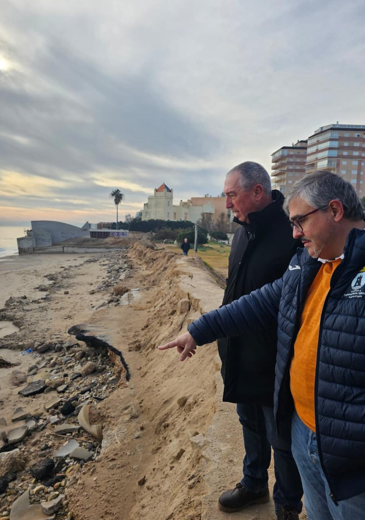 El concejal Josep Llàcer con Joan Baldoví.