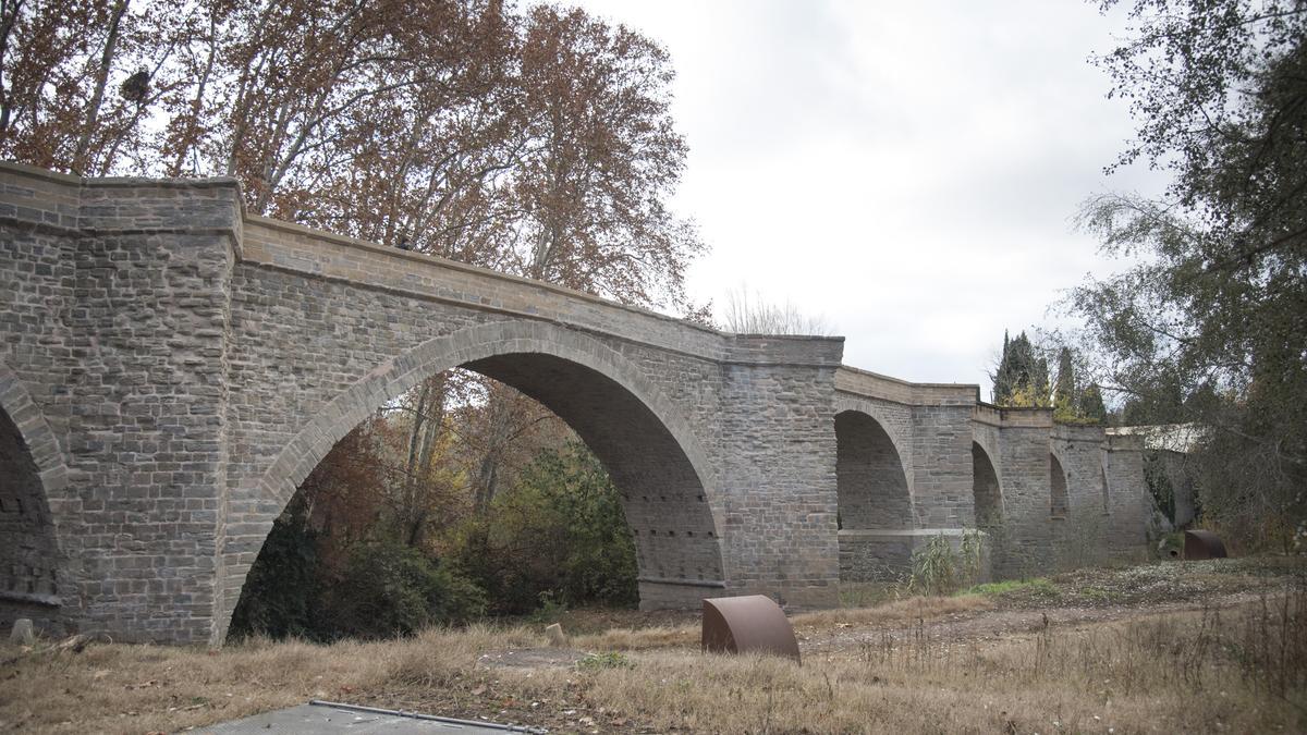 El Pont Nou de Manresa, on acabarà la neteja organitzada diumenge