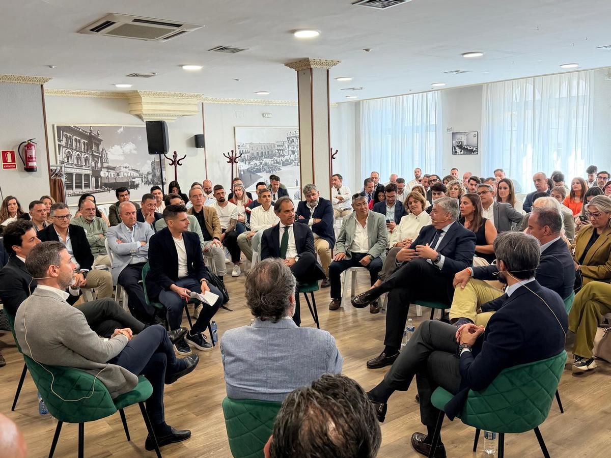 Mesa debate empresarial en el Círculo Mercantil