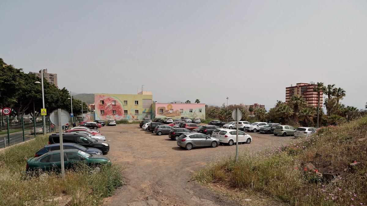 Las obras en el solar cercano al centro de salud de Ofra comenzarán en agosto.