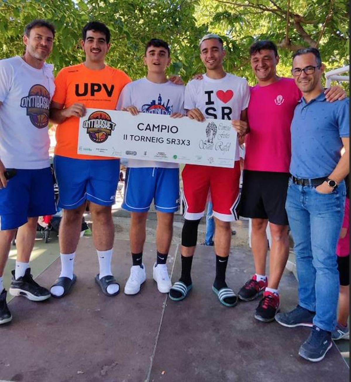 El equipo campeón del grupo sénior de la II Copa Bàsquet 3x3.