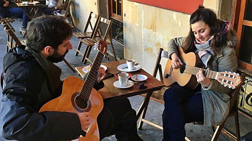 El último pincho y café de La Botica Indiana