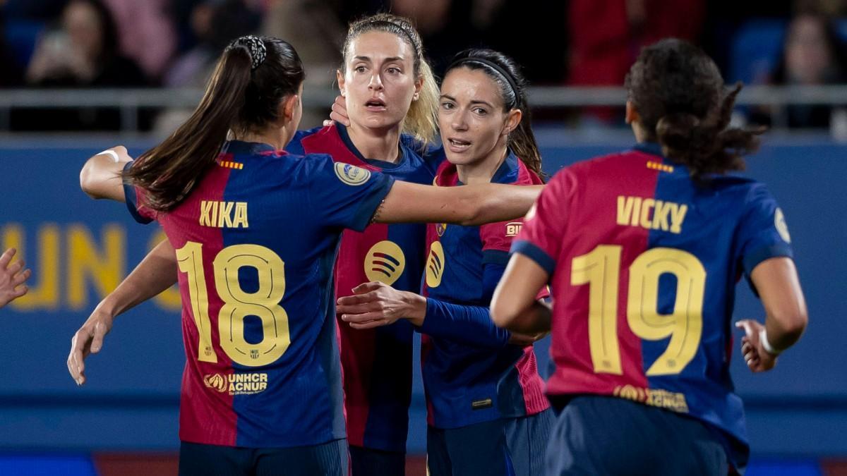 Las jugadoras del Barça femenino celebrando un gol ante el Levante Badalona