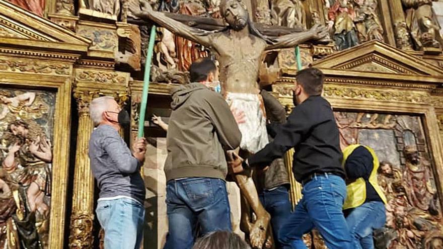 El Cristo de Morales regresa a la ermita tras las fiestas