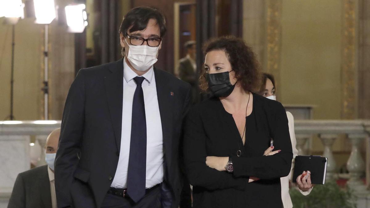 Salvador Illa y Alícia Romero, en el Parlament.