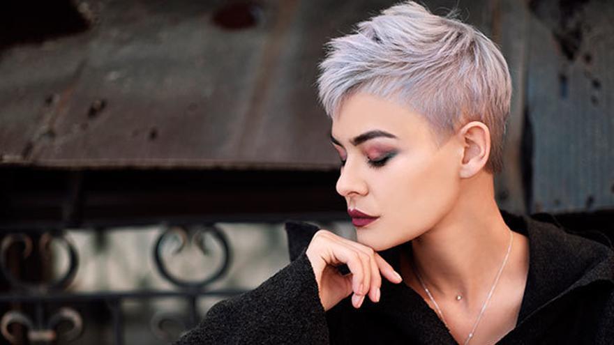 Blanco y gris: Los colores de moda para tu pelo este otoño 2019