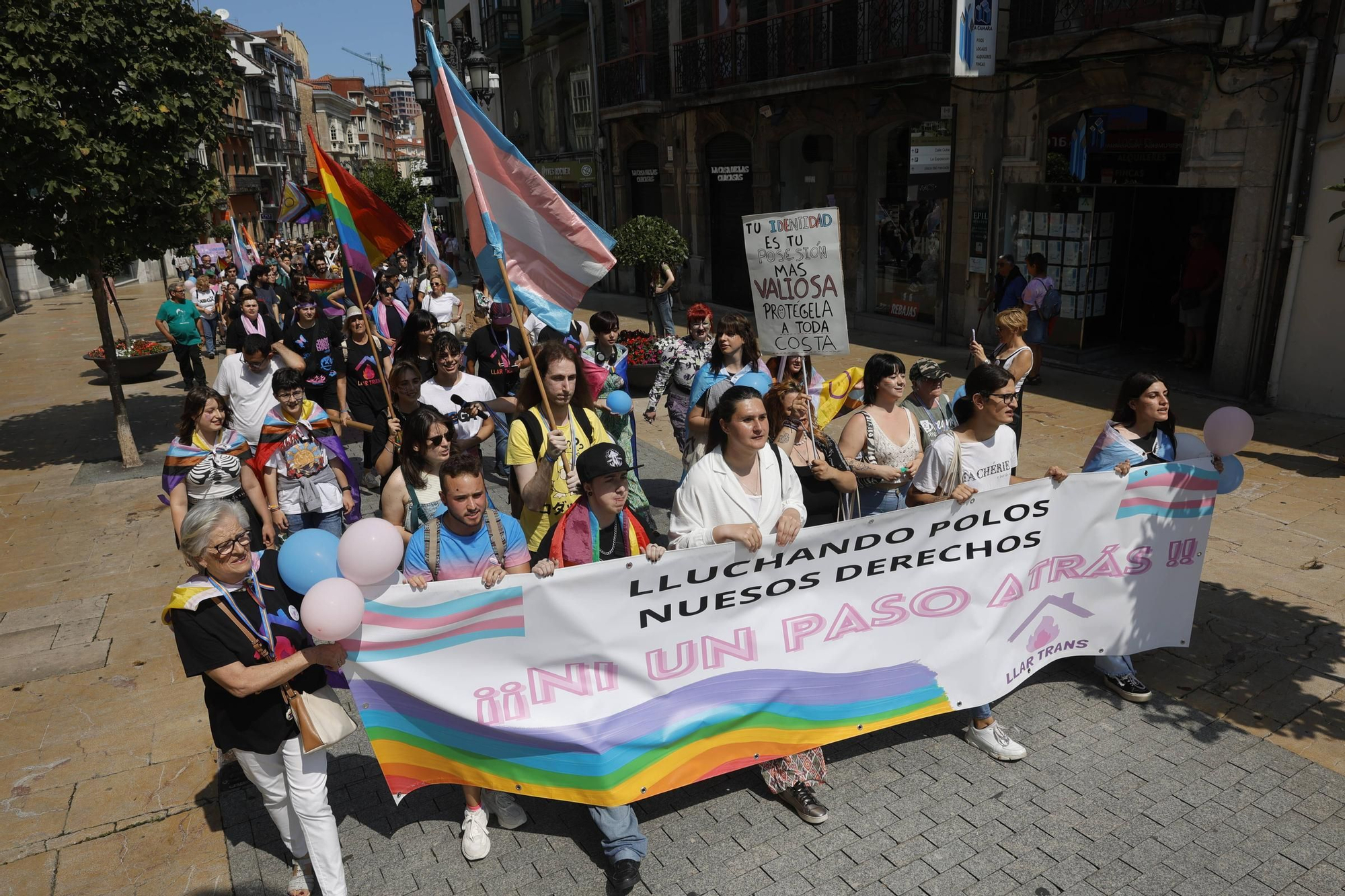 EN IMÁGENES: la Marcha del Orgullo LGTB por Avilés