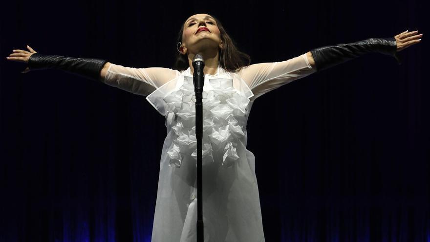 Primera artista femenina para los conciertos de Castrelos: Luz Casal actuará en Vigo el 2 de agosto