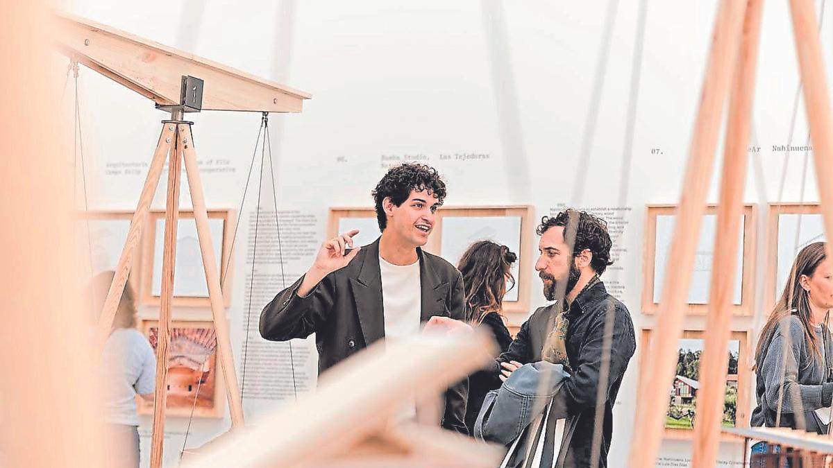 Manuel Bouzas y Roi Salgueiro en el Pabellón de España en la Bienal de Venecia