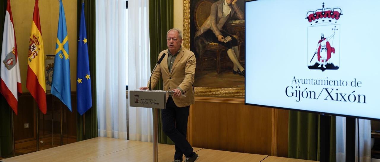 Aurelio Martín, en el salón de recepciones del Ayuntamiento.