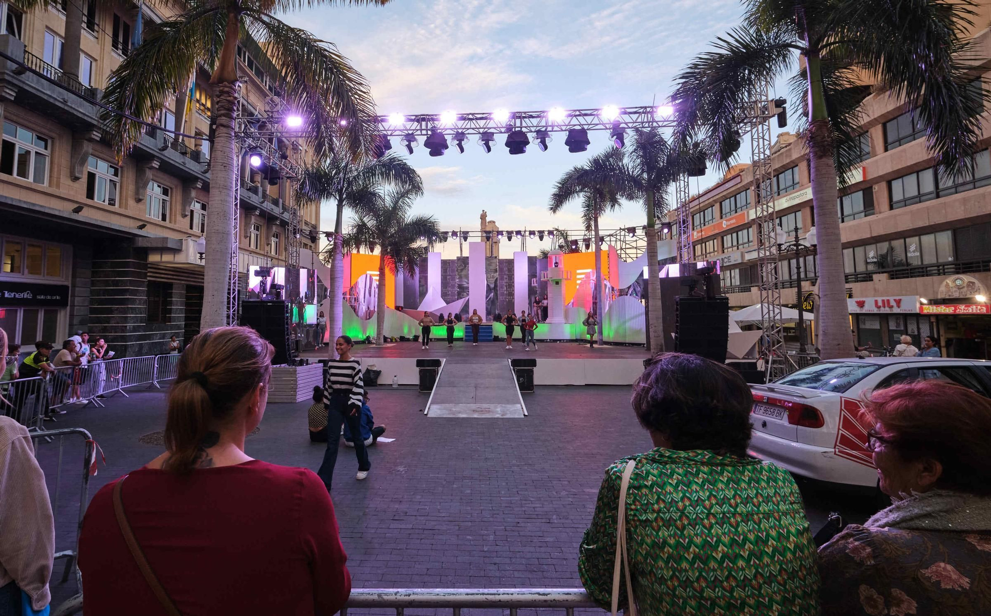 Ensayo de la gala de elección de la reina de las Fiestas de Mayo de Santa Cruz