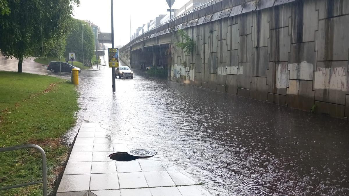 Rotonda en el barrio de O Restollal