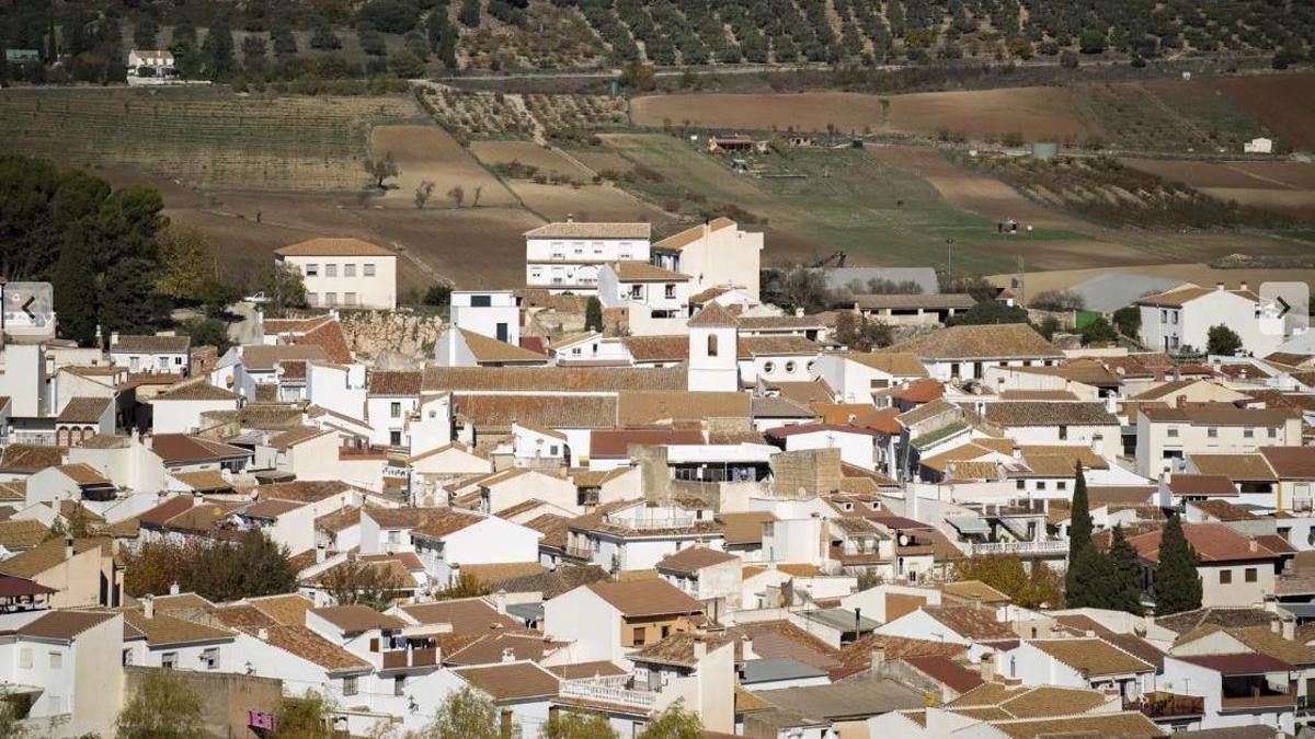 Alfarnate ofrece oportunidades de emprendimiento y viviendas asequibles para luchar contra la despoblación.
