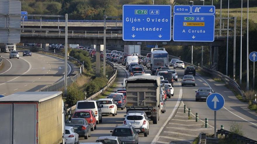 Fomento cobra hasta los arbustos por un accidente en la Autovía del Cantábrico