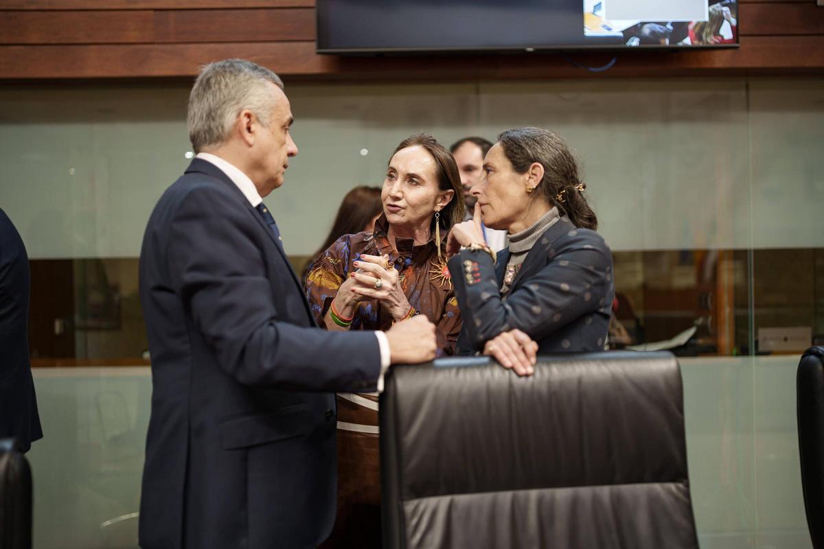 Galería | Tercera sesión del debate de investidura de María Guardiola
