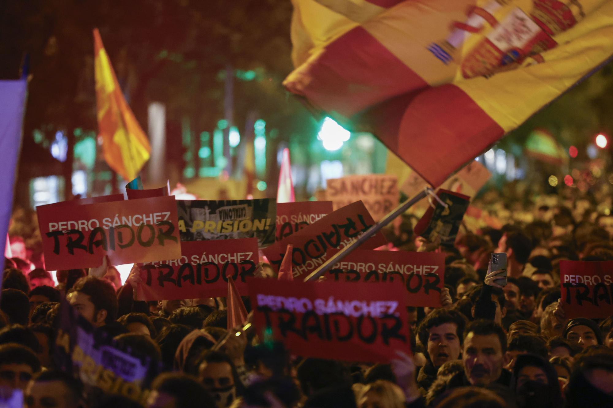Nueva manifestación contra la amnistía frente a la sede del PSOE en Madrid
