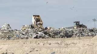 El vertedero de Alicante seguirá recibiendo basura de la Vega Baja tras ampliar su vida útil hasta 2033