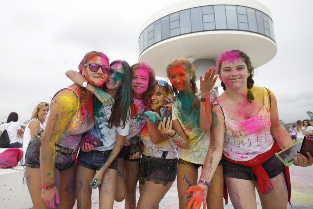 Holi Party en el Niemeyer