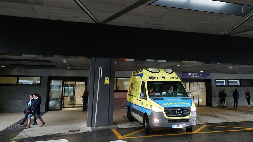 Rescatan a una mujer del interior de un edificio en Vigo tras precipitarse por una trampilla y caer unos siete metros de altura