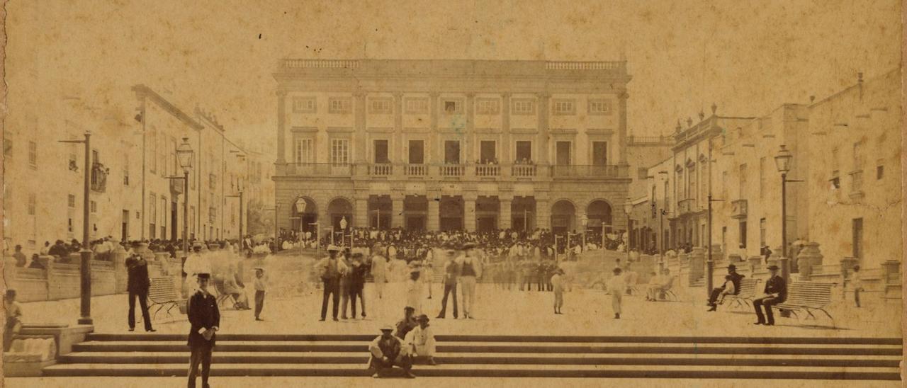 La plaza de Santa Ana, en Vegueta, en una fotografía tomada en la última década del siglo XIX. | | FE