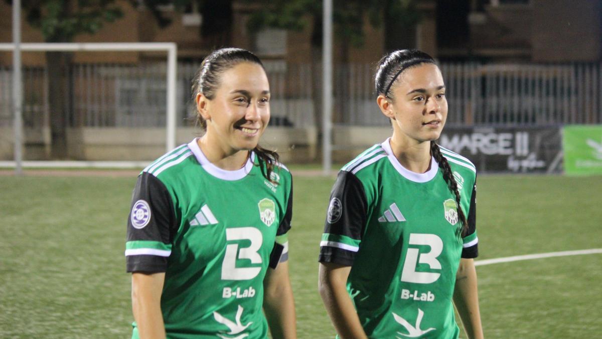 Espe Cuello y Elena González, dos de las jugadoras que abandonan el Sport.