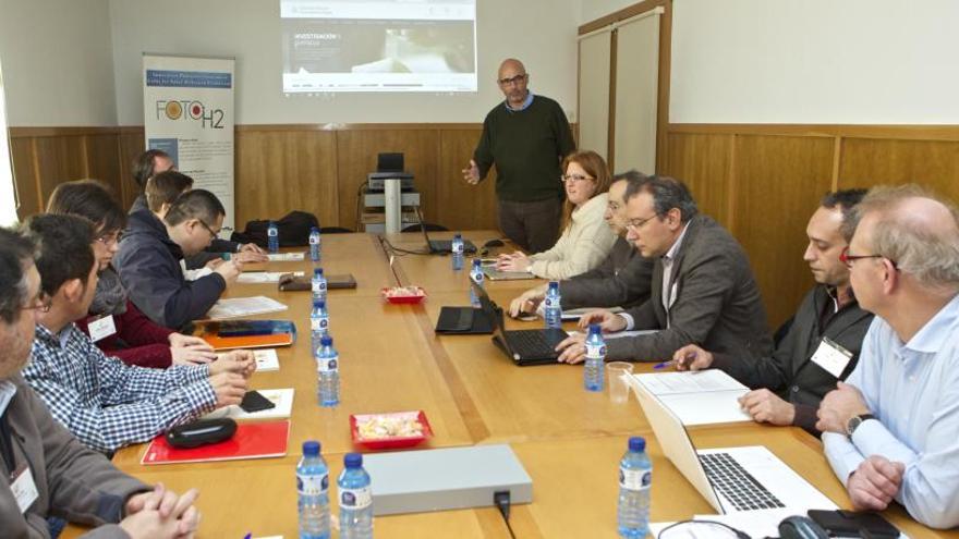 Socios en la reunión del inicio del proyecto europeo FotoH2 coordinado por la UA