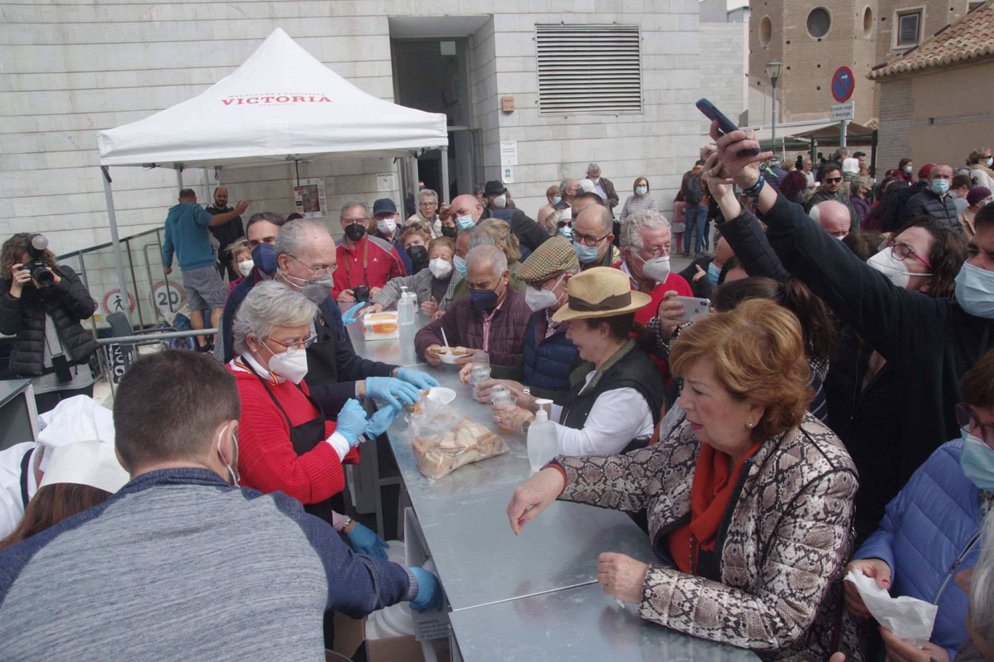 Tradicional potaje carnavalero en El Perchel: la gran previa gastronómica