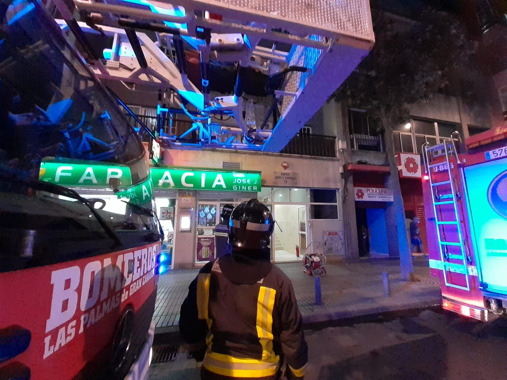 Incendio en una vivienda de León y Castillo