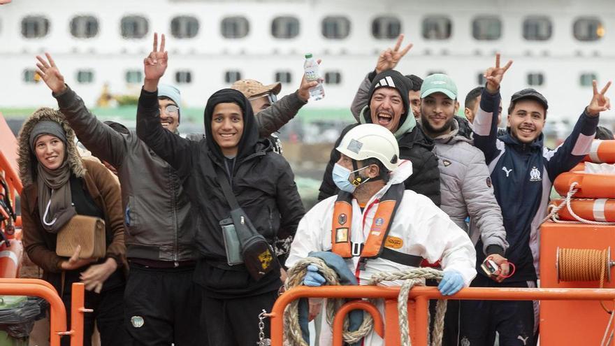 Luz verde al ‘mando único’ sobre migración en plena polémica por el traspaso a Cataluña