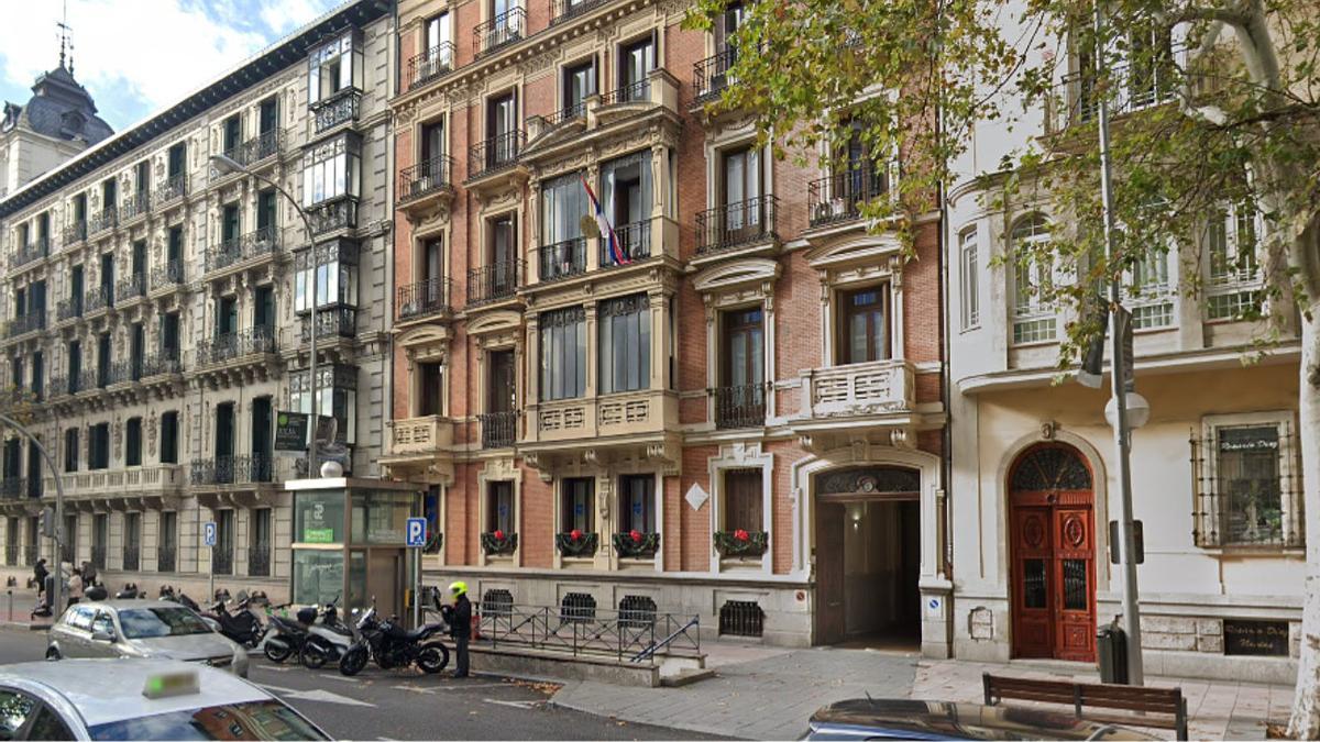 El edificio de la embajada de Serbia en Madrid.