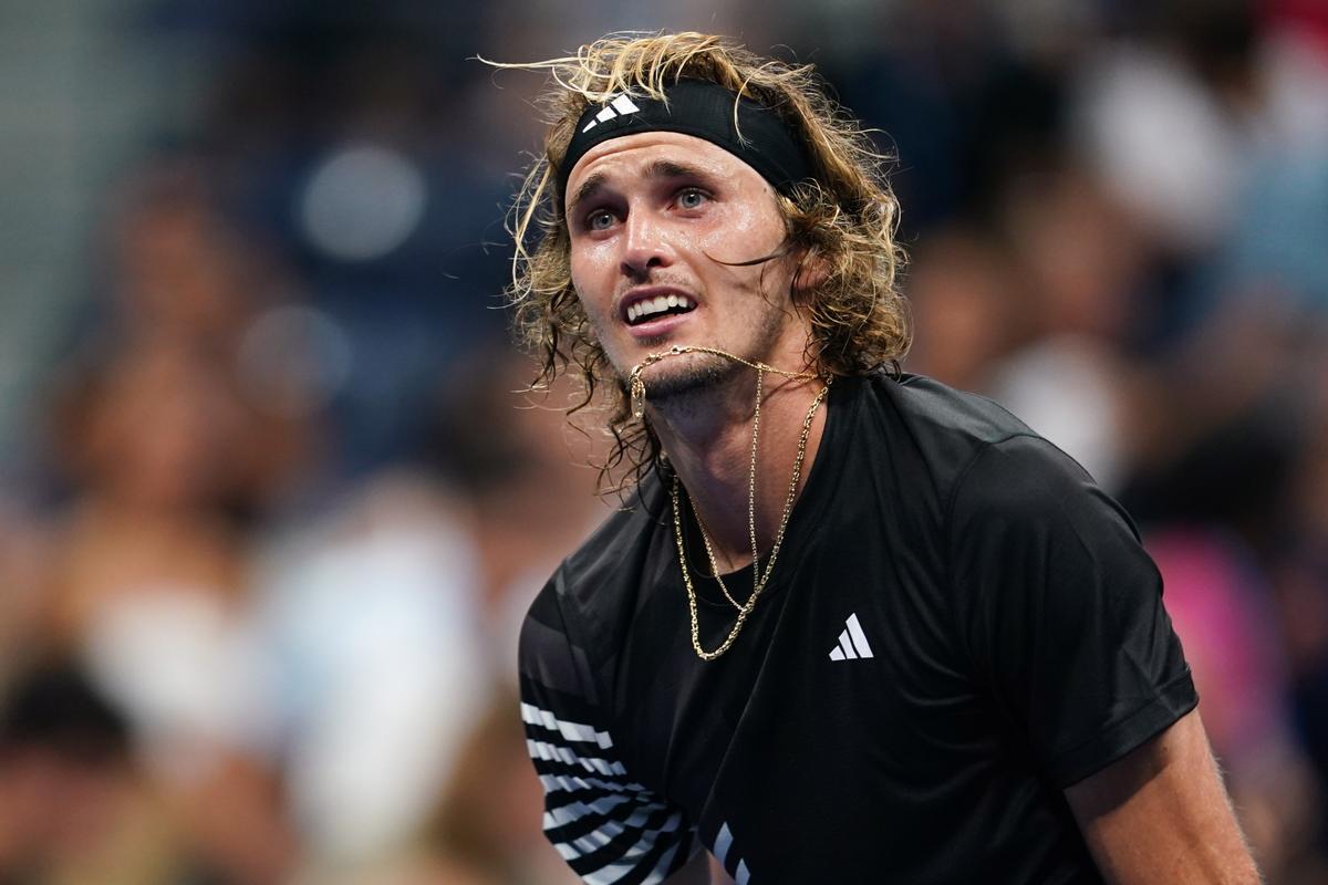 Zverev para su duelo ante Sinner en el Abierto de EE.UU. por gritos nazis de un espectador