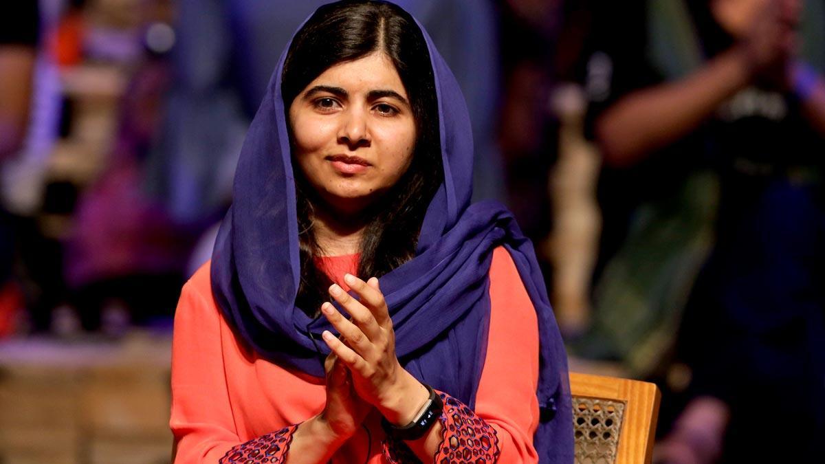La premi Nobel de la pau Malala Yousafzai es casa per sorpresa