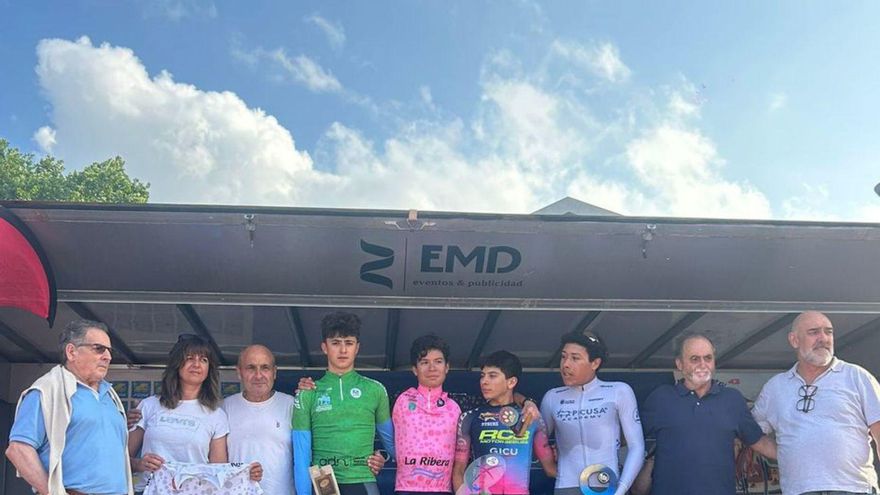 El podio de la etapa de ayer. | VICENTE MERINO