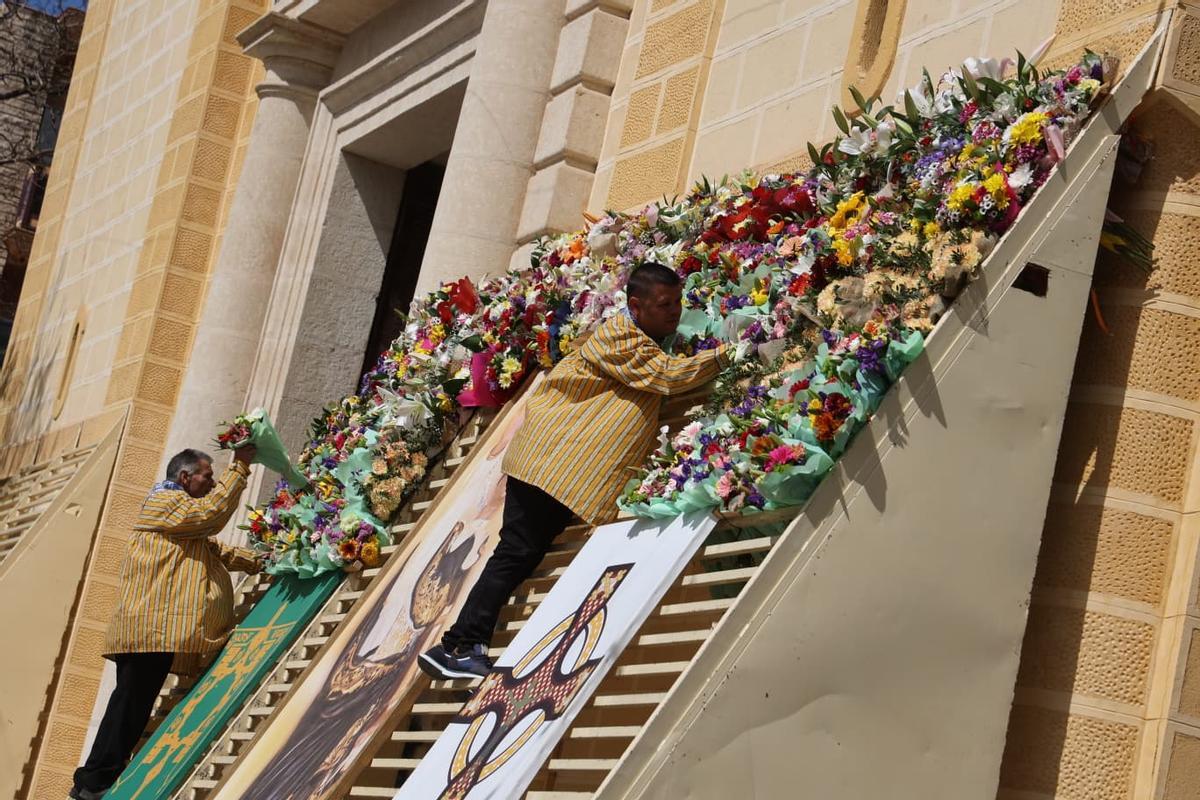 Así ha sido la ofrenda floral al patrón del municipio en San Vicente del Raspeig