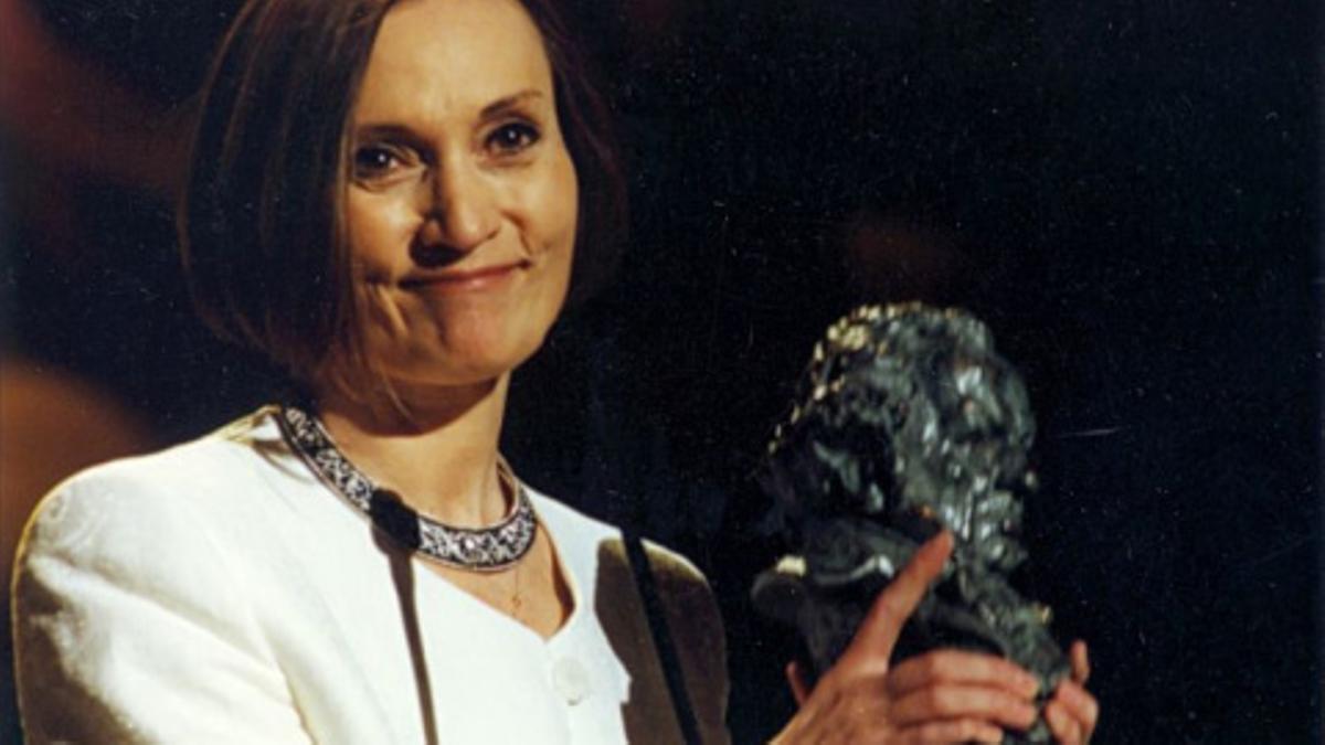 Solo tres mujeres han ganado el premio a Mejor Dirección en la historia de estos galardones: Pilar Miró (1996), Icíar Bollaín (2003) e Isabel Coixet (2005 y 2017) .