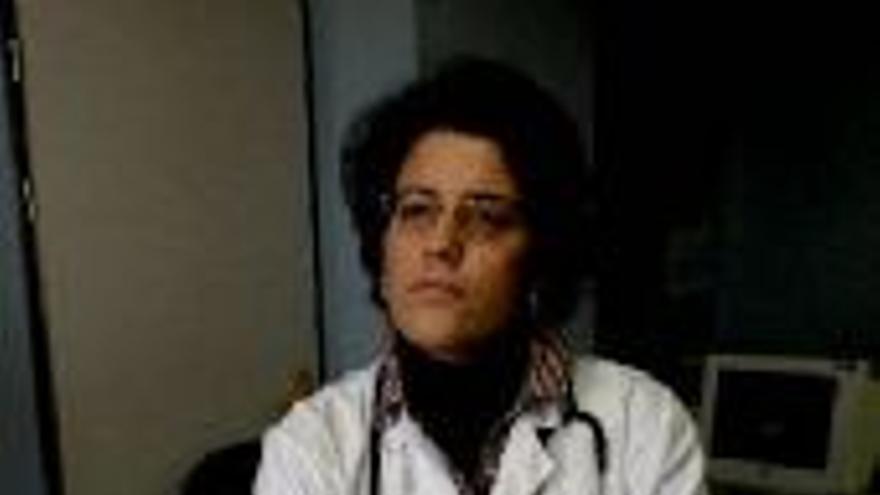 Elena López  MEDICO ESPECIALISTA EN ONCOLOGIA Y BIOETICA: &quot;Tan importante es un hijo enfermo como el embrión de una probeta&quot;