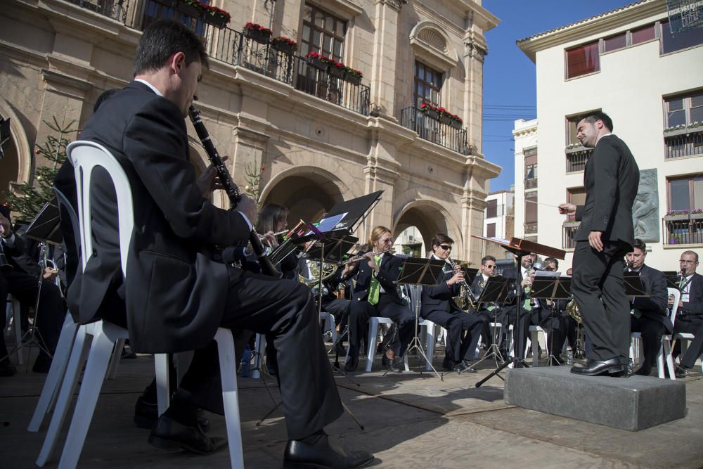 Avtos del Día de Constitución en la plaza María Agustina y plaza Mayor de Castelló