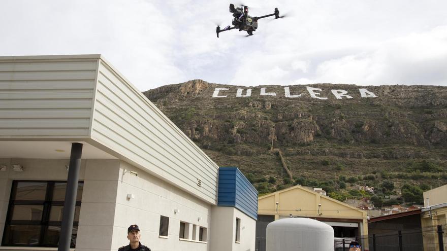 Un dron con la tecnología más avanzada combatirá en Cullera los robos en el  campo