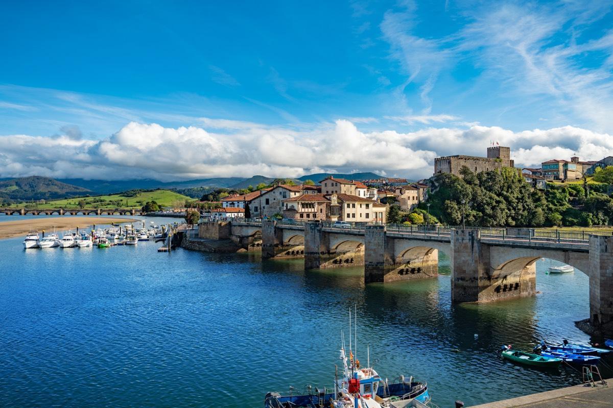 El puerto pesquero más bonito de Cantabria tiene un casco histórico declarado Conjunto Histórico-Artístico: