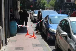En libertad con cargos uno de los detenidos por lanzar a un hombre por la ventana en Mieres