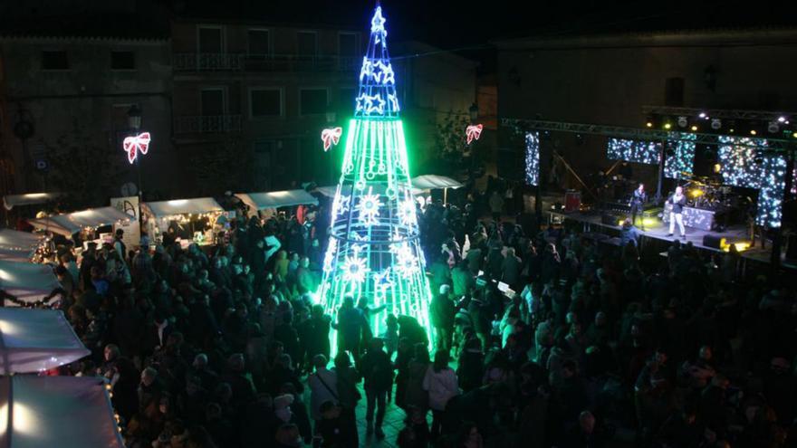 Los comercios participan en el mercado navideño