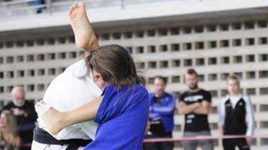 Marta Fernández, durante un combate el pasado fin de semana en Pamplona.