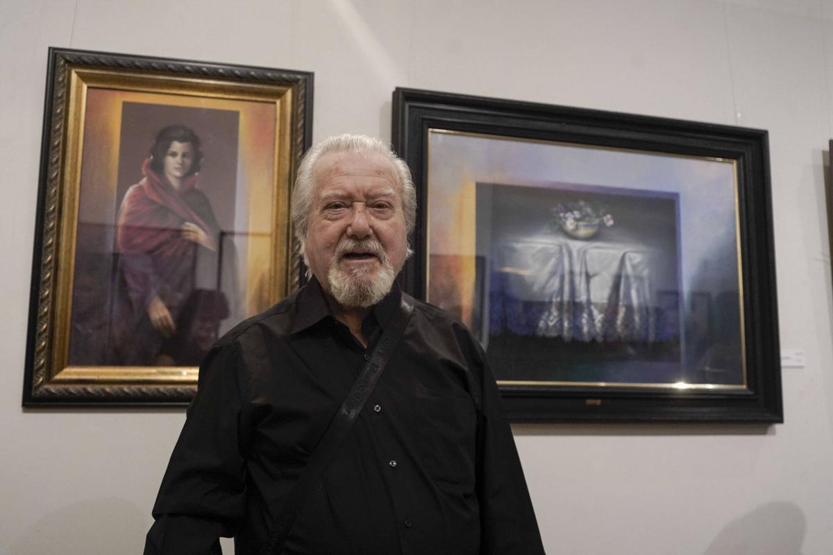 La inauguració de les pintures de Rafael López Pozo, en imatges