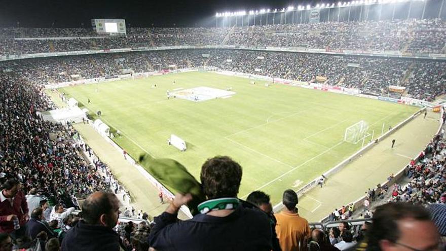La afición franjiverde llenó el estadio Martínez Valero en el encuentro frente al Villarreal B.