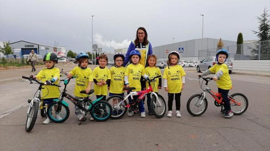 ACUATLÓ L’escola del Club Triatló Vila-real es supera una temporada més